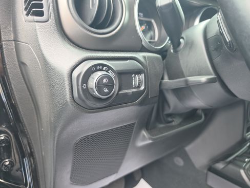 Used 2023 Jeep Gladiator Sport AWD/4WD image 20