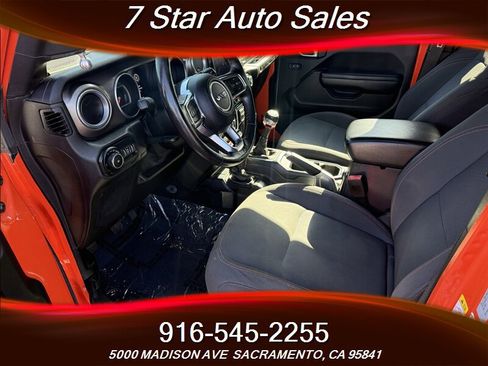 Used 2018 Jeep Wrangler Unlimited Rubicon w/ Dual Top Group image 29