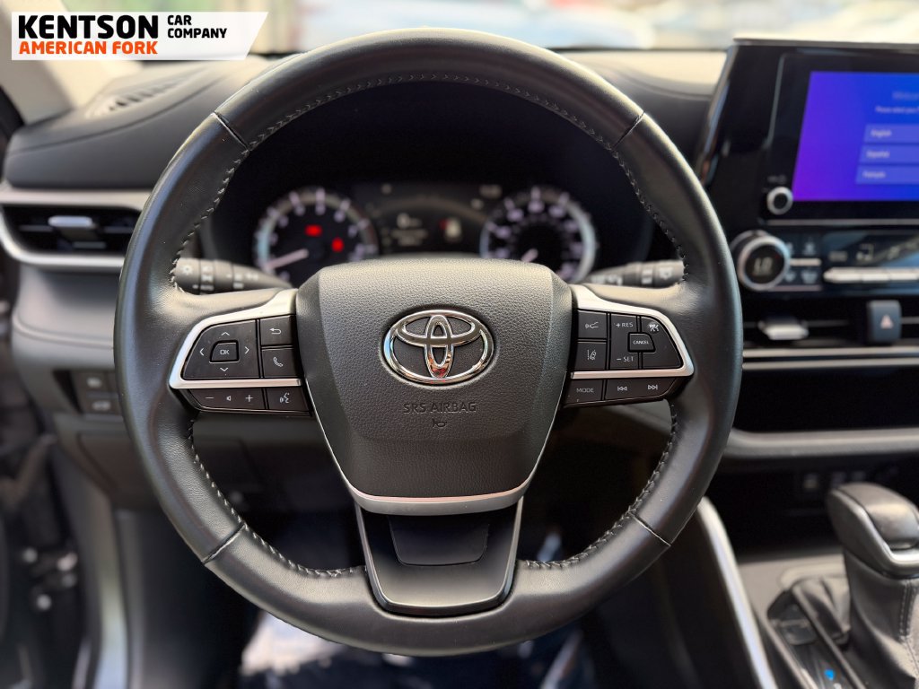 Used 2025 Toyota Highlander LE AWD/4WD image 14