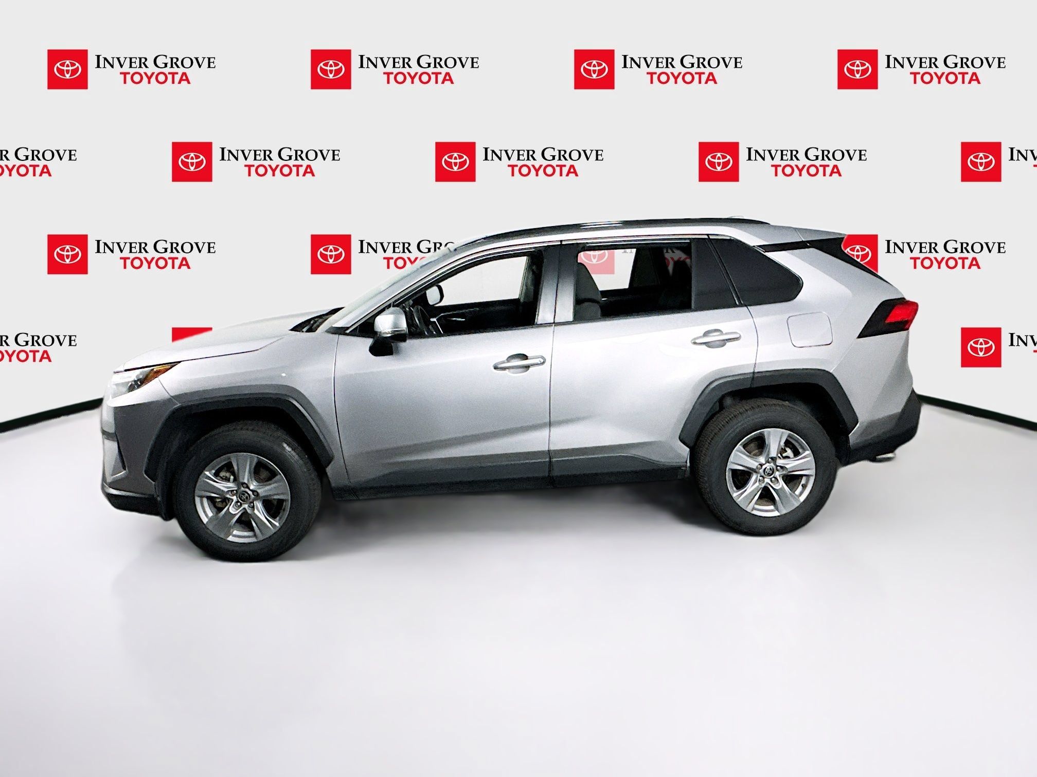 Used 2022 Toyota RAV4 XLE w/ Convenience Package AWD/4WD image 8