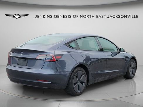 Used 2023 Tesla Model 3 Standard Range RWD image 3