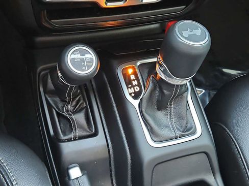 Used 2023 Jeep Wrangler Sahara image 31