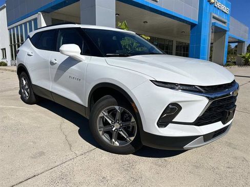 New 2025 Chevrolet Blazer LT w/ Convenience Package image 2