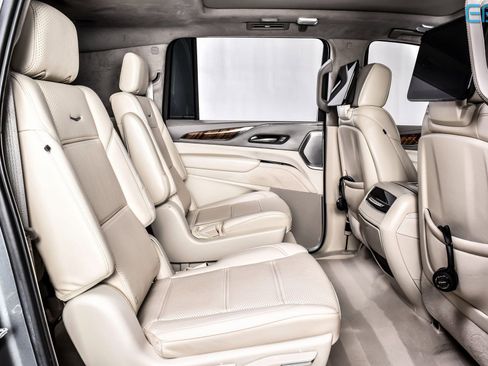 Used 2021 Cadillac Escalade ESV Premium Luxury Platinum image 24