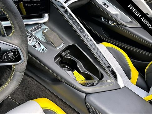 Used 2022 Chevrolet Corvette Stingray Premium Conv w/ Z51 Performance Package RWD image 7