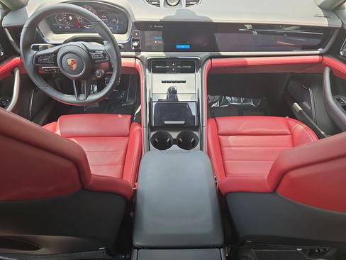 Certified 2025 Porsche Panamera GTS AWD/4WD image 13