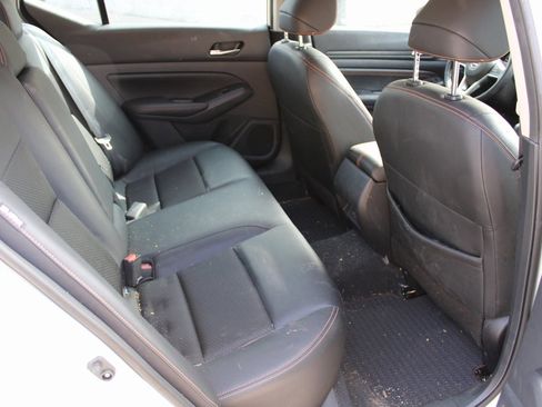 Used 2022 Nissan Altima 2.5 SR w/ Midnight Edition Package image 18