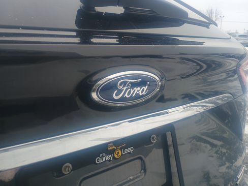 Certified 2020 Ford Edge SEL w/ Convenience Package image 9