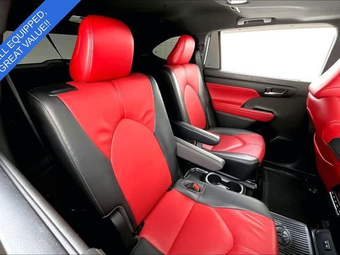 Used 2023 Toyota Highlander XSE image 36