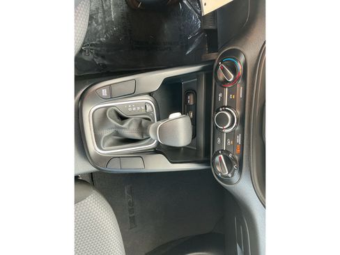 Used 2023 Kia Soul LX w/ LX Technology Package FWD image 18