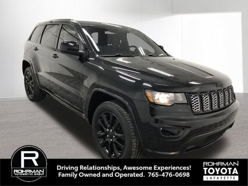Used 2019 Jeep Grand Cherokee Altitude image 9