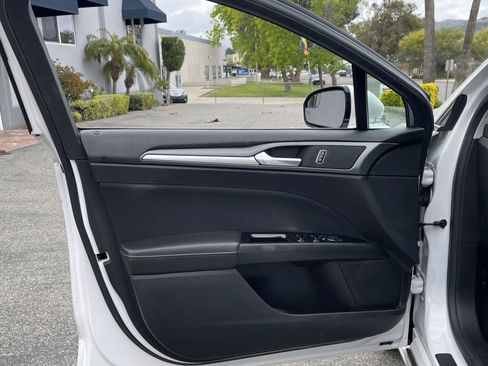 Used 2014 Ford Fusion SE image 11