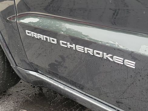 Used 2014 Jeep Grand Cherokee Overland AWD/4WD image 30