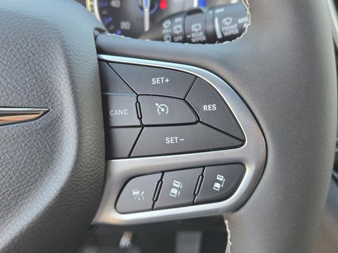 New 2026 Chrysler Pacifica Select image 20