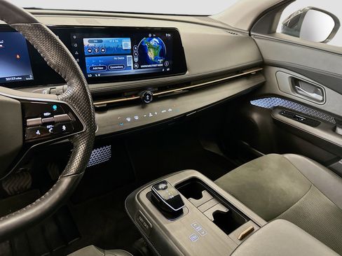 Used 2024 Nissan Ariya AWD image 26