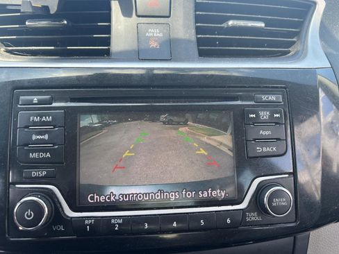 Used 2016 Nissan Sentra SV image 10