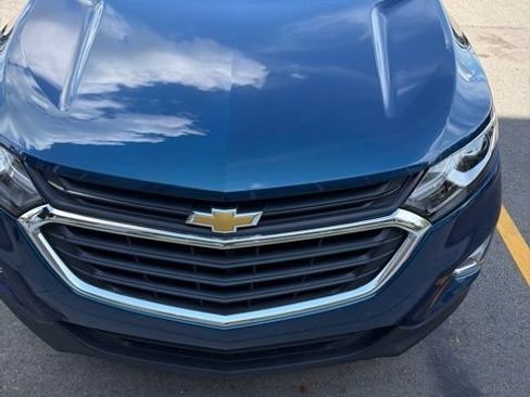 Used 2021 Chevrolet Equinox LT AWD/4WD image 2