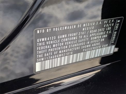 Used 2016 Volkswagen Golf S image 28