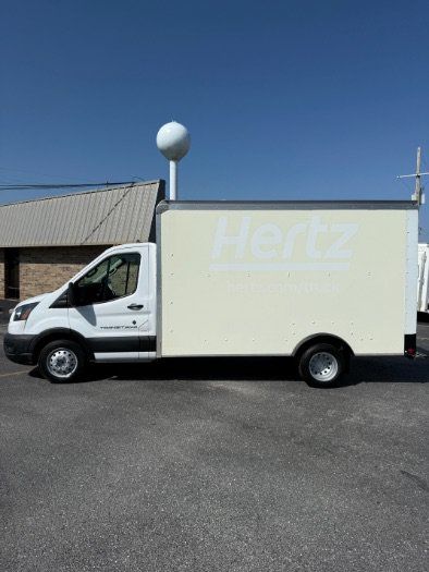 Used 2022 Ford Transit 350 DRW RWD image 3
