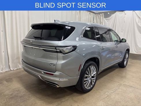Used 2025 Buick Enclave Avenir w/ Super Cruise Package AWD/4WD image 5