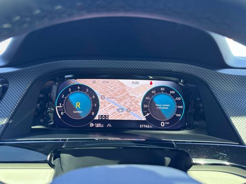 Used 2024 Volkswagen Atlas Cross Sport SEL Premium R-Line image 31