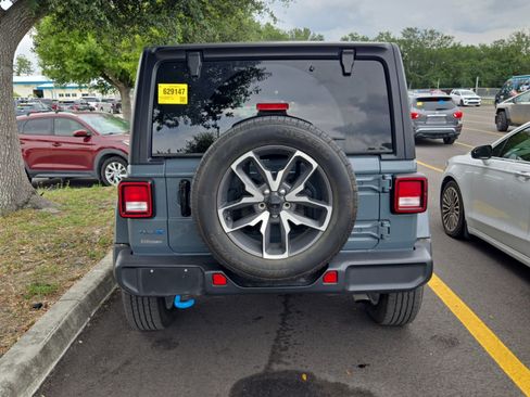 Used 2024 Jeep Wrangler Unlimited AWD/4WD image 6