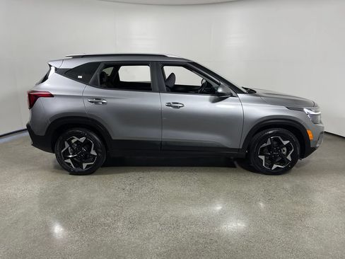 Used 2025 Kia Seltos S FWD image 2