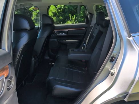 Used 2020 Honda CR-V Touring image 32