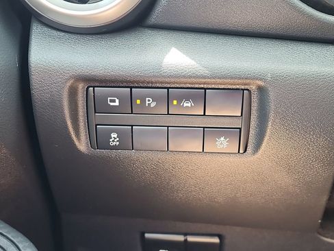 Used 2022 Nissan Versa S FWD image 23
