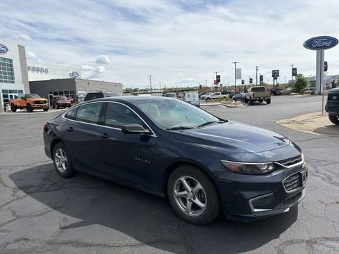 Used 2017 Chevrolet Malibu LS FWD image 2