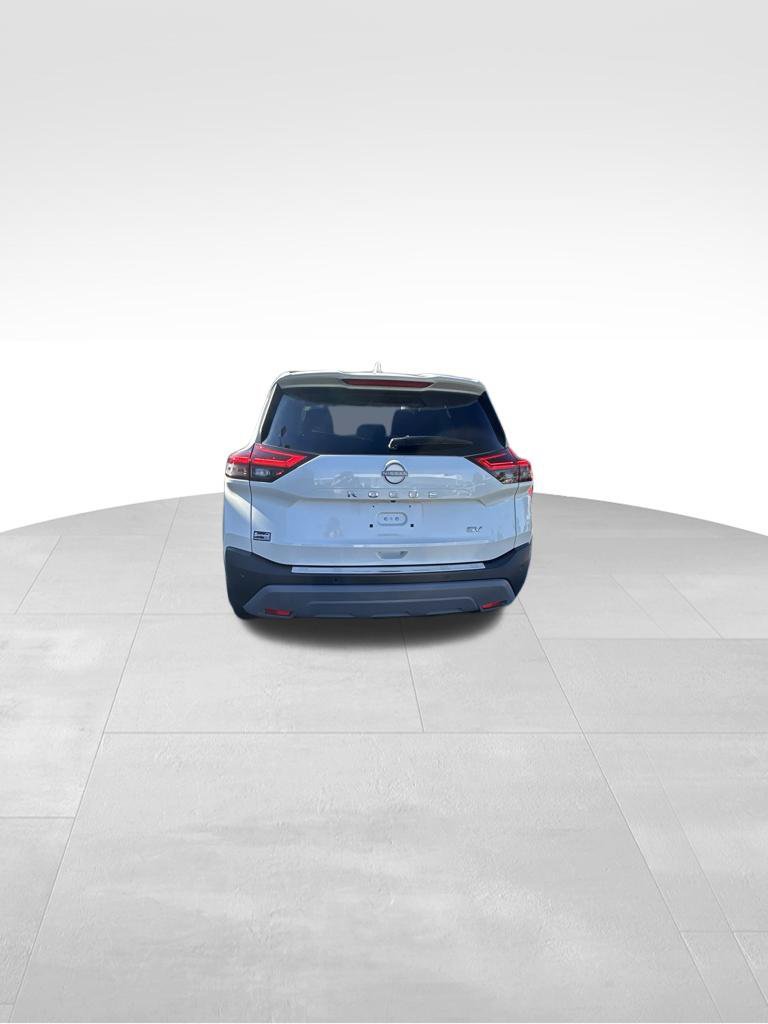 Used 2023 Nissan Rogue SV FWD image 4