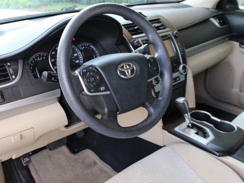Used 2012 Toyota Camry LE image 35