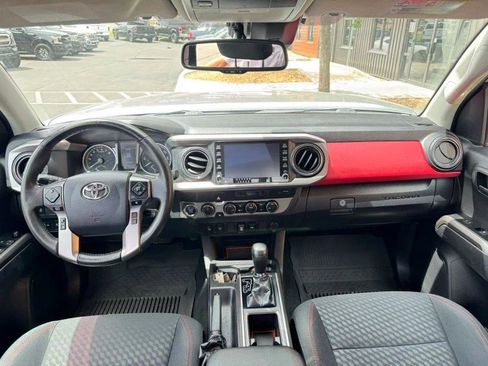 Used 2023 Toyota Tacoma SR5 w/ Technology Package AWD/4WD image 14