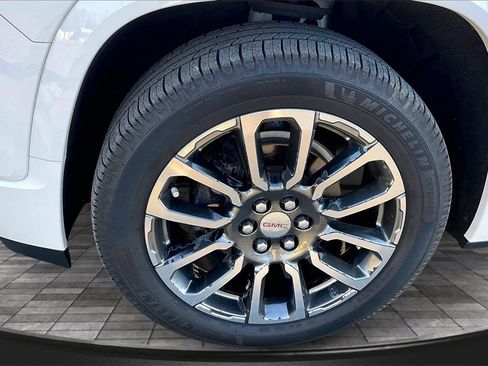 Used 2020 GMC Acadia Denali w/ Technology Package image 9