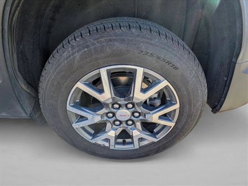 Used 2023 GMC Acadia SLT image 9