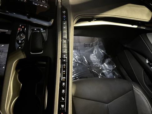 Used 2023 Chevrolet Corvette Stingray w/ Z51 Performance Package image 24