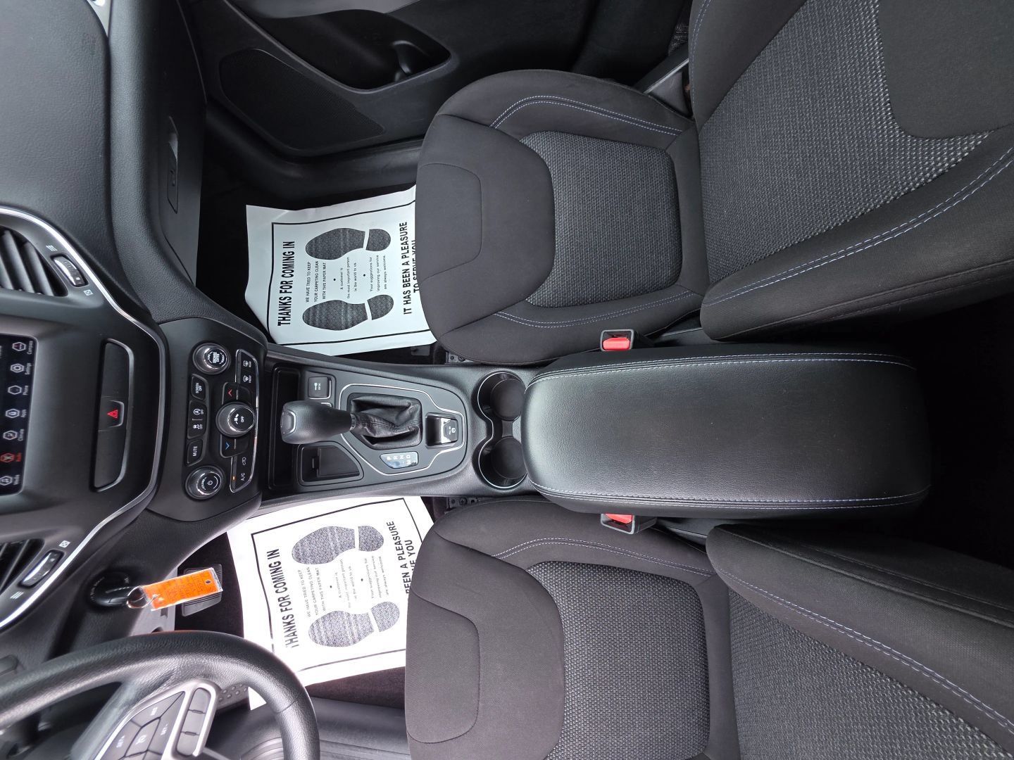 Used 2019 Jeep Cherokee Latitude w/ Popular Appearance Group FWD image 12