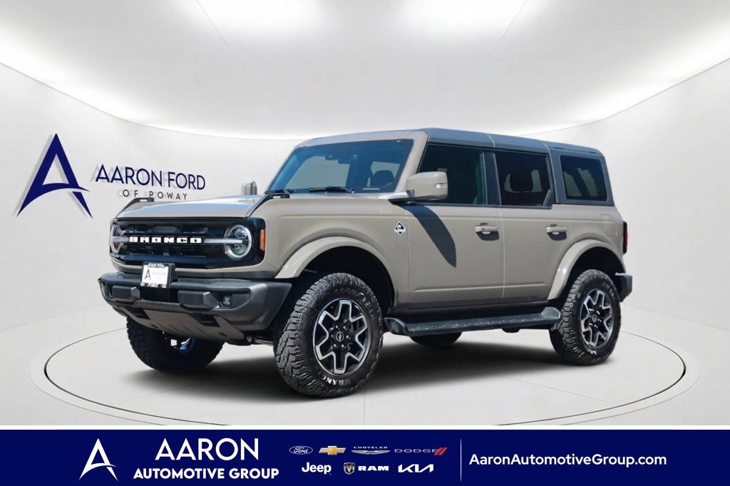 Used 2025 Ford Bronco Outer Banks AWD/4WD image 1
