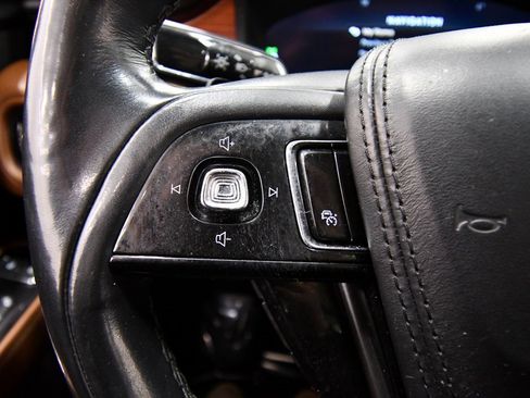 Used 2021 Lincoln Aviator Reserve image 23