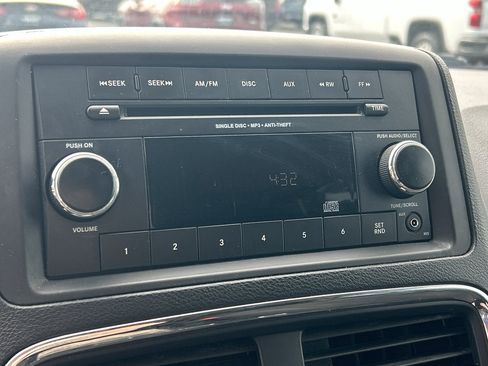 Used 2013 Dodge Grand Caravan SE FWD image 16