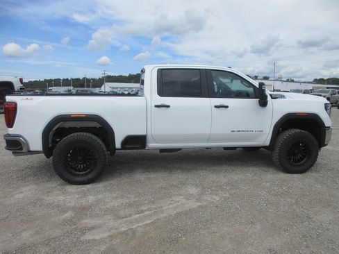 New 2026 GMC Sierra 2500 Pro AWD/4WD image 3