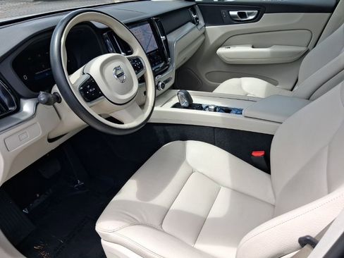 Used 2023 Volvo XC60 B5 Core w/ Protection Package Premier image 13