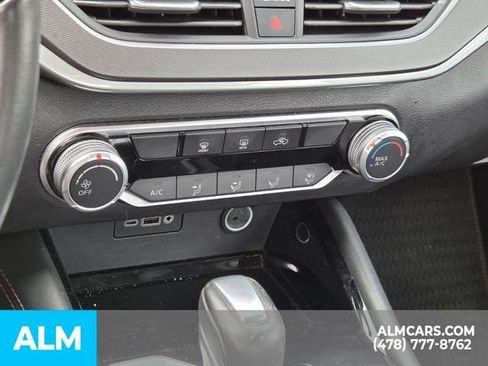 Used 2025 Nissan Altima 2.5 SR image 6