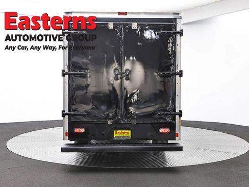 Used 2017 Chevrolet Express 3500 RWD image 6