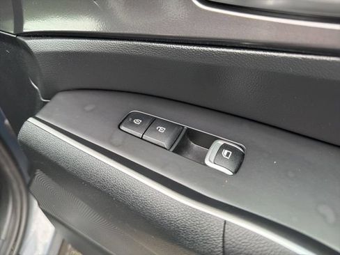 Used 2022 Kia Sorento LX FWD image 33