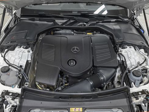 Used 2025 Mercedes-Benz C 300 4MATIC Sedan image 11