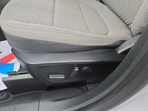 Used 2020 Ford Escape SE image 25