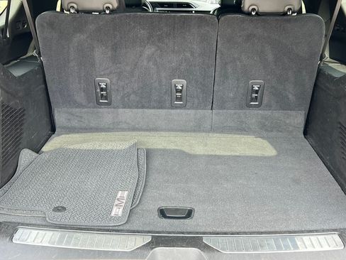 Used 2021 GMC Yukon XL Denali AWD/4WD image 44
