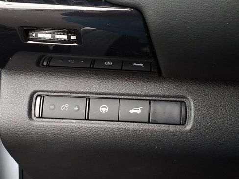 New 2026 Nissan Pathfinder SV image 18