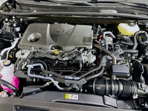 Used 2025 Toyota Camry SE image 29